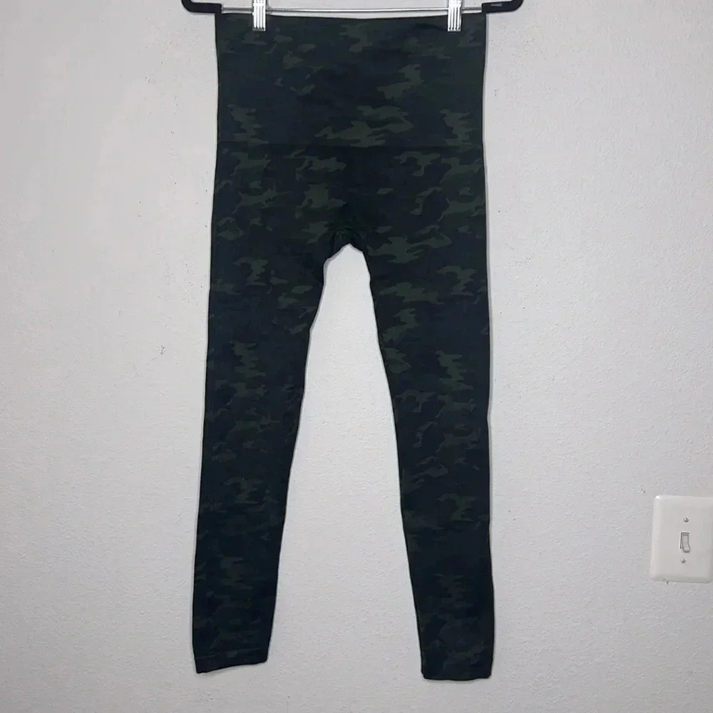 Spanx NWOT look at me green camo leggings plus size 1X - Picture 3 of 4